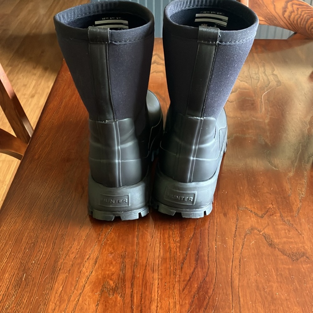 Hunter mid explorer rain boots! Gently used - Picture 9 of 11